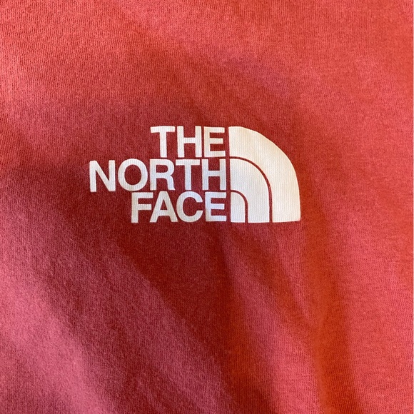 The North face T-Shirt- red box NSE - Picture 3 of 5
